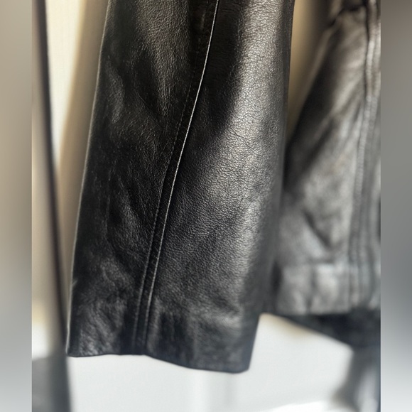 Winlet Size Medium Black Leather Belted Jacket - Picture 4 of 9